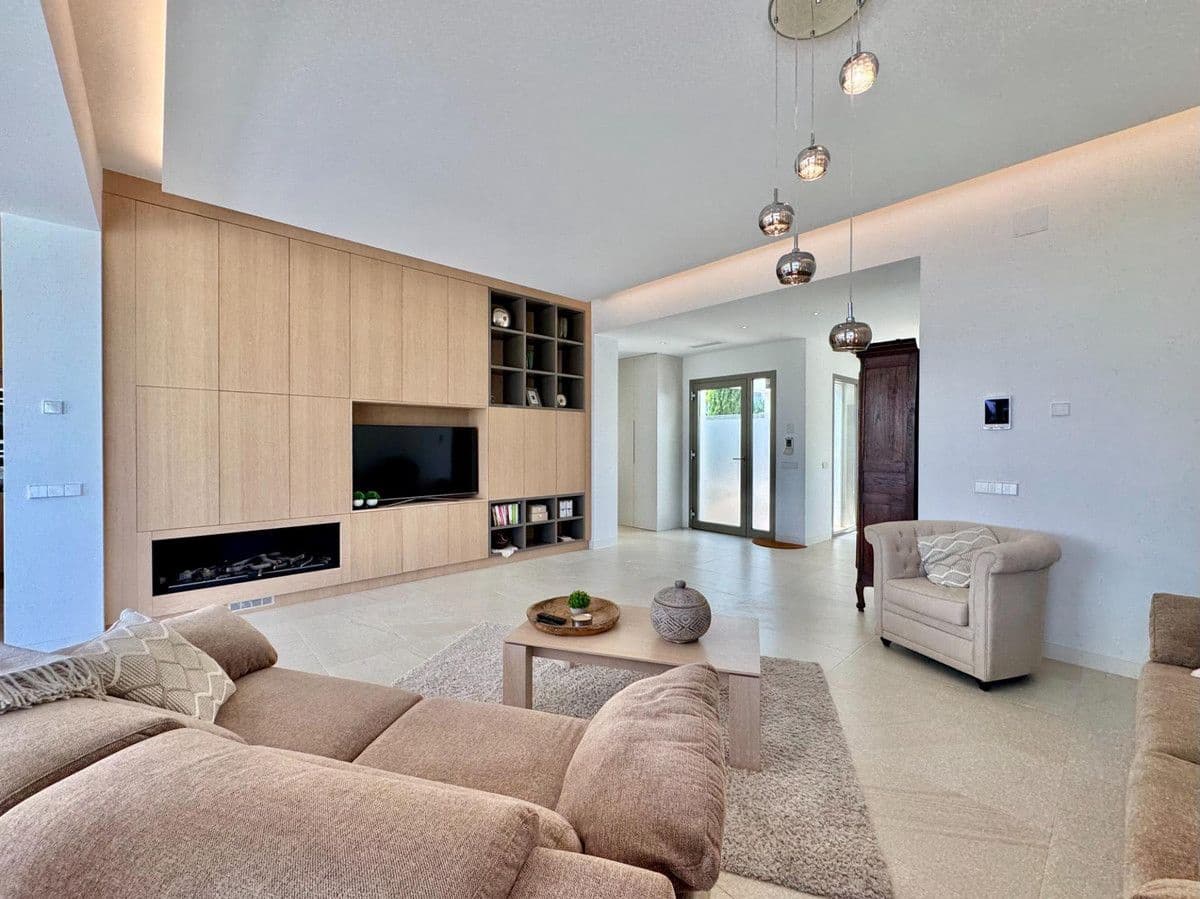 3 sypialnia Willa na sprzedaż w Las Colinas Golf z basenem - 1 390 000 € (Ref: 10022677)