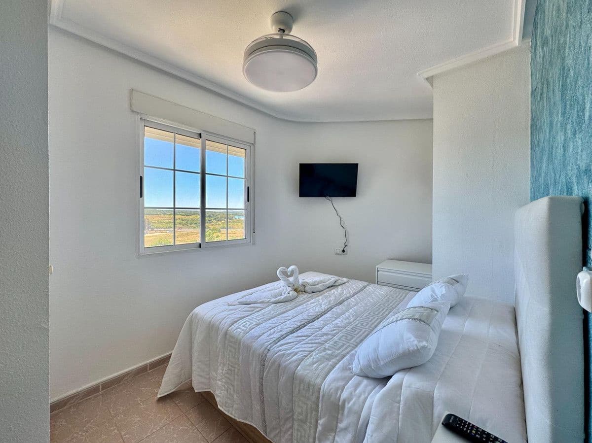 Apartamento de 2 habitaciones en Guardamar del Segura en venta con piscina - 172.900 € (Ref: 10022678)