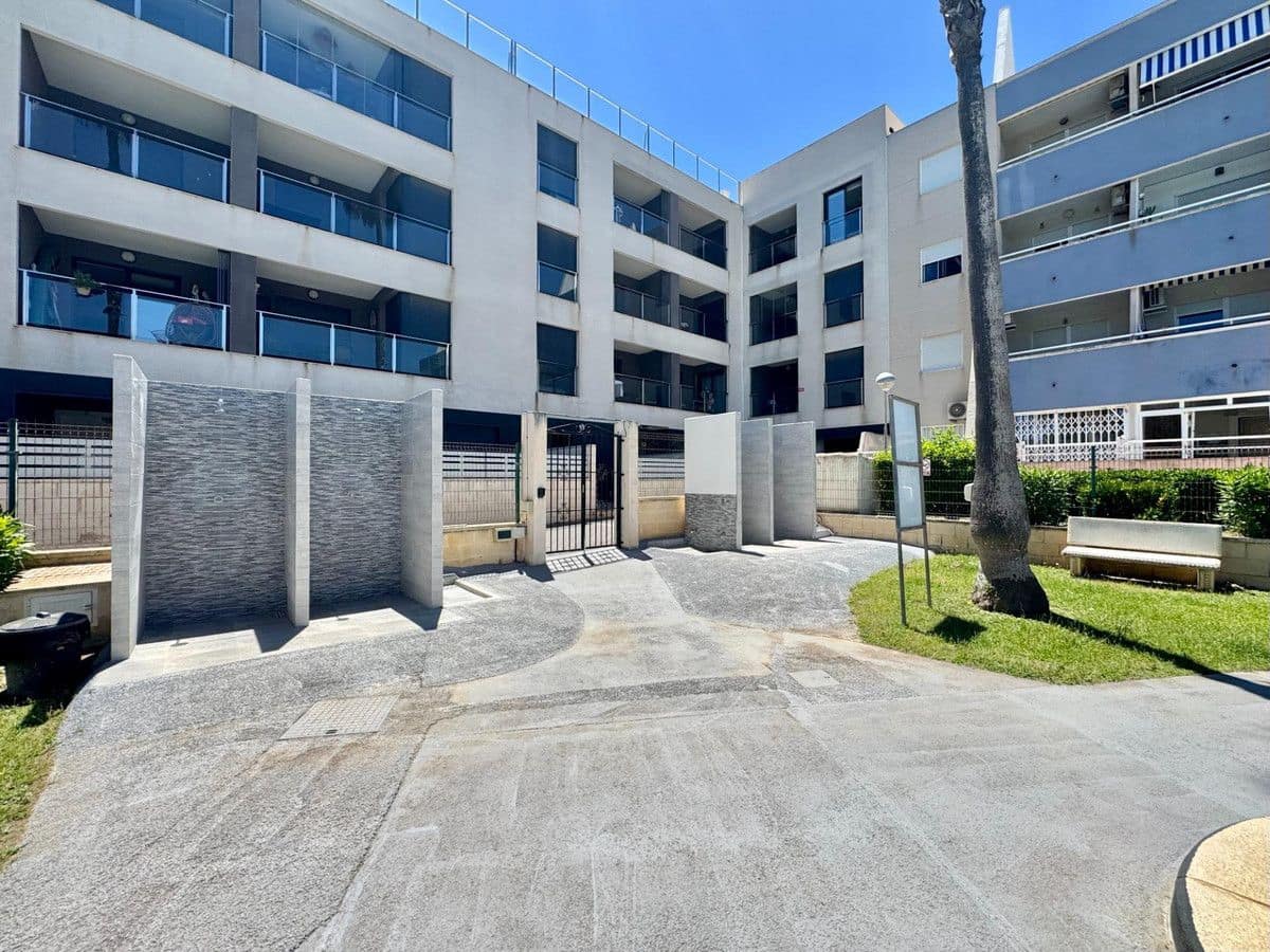 Apartamento de 2 habitaciones en Guardamar del Segura en venta con piscina - 172.900 € (Ref: 10022678)
