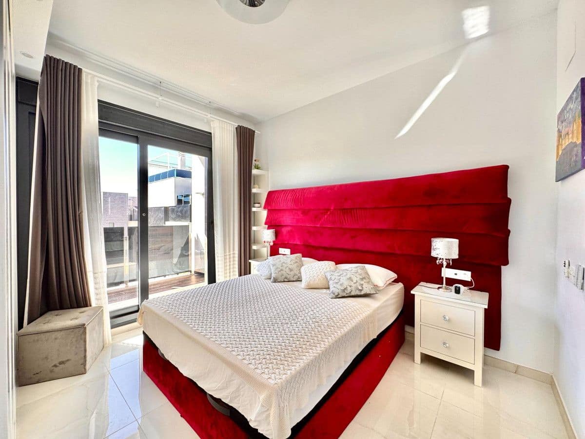 4 bedroom Villa for sale in Orihuela Costa with pool - € 735,000 (Ref: 10022680)