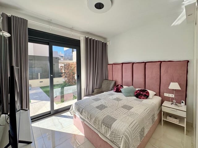 4 soveværelse Villa til salg i Lomas de Cabo Roig - Los Dolses, Orihuela med swimmingpool - € 735.000 (Ref: 10022680)