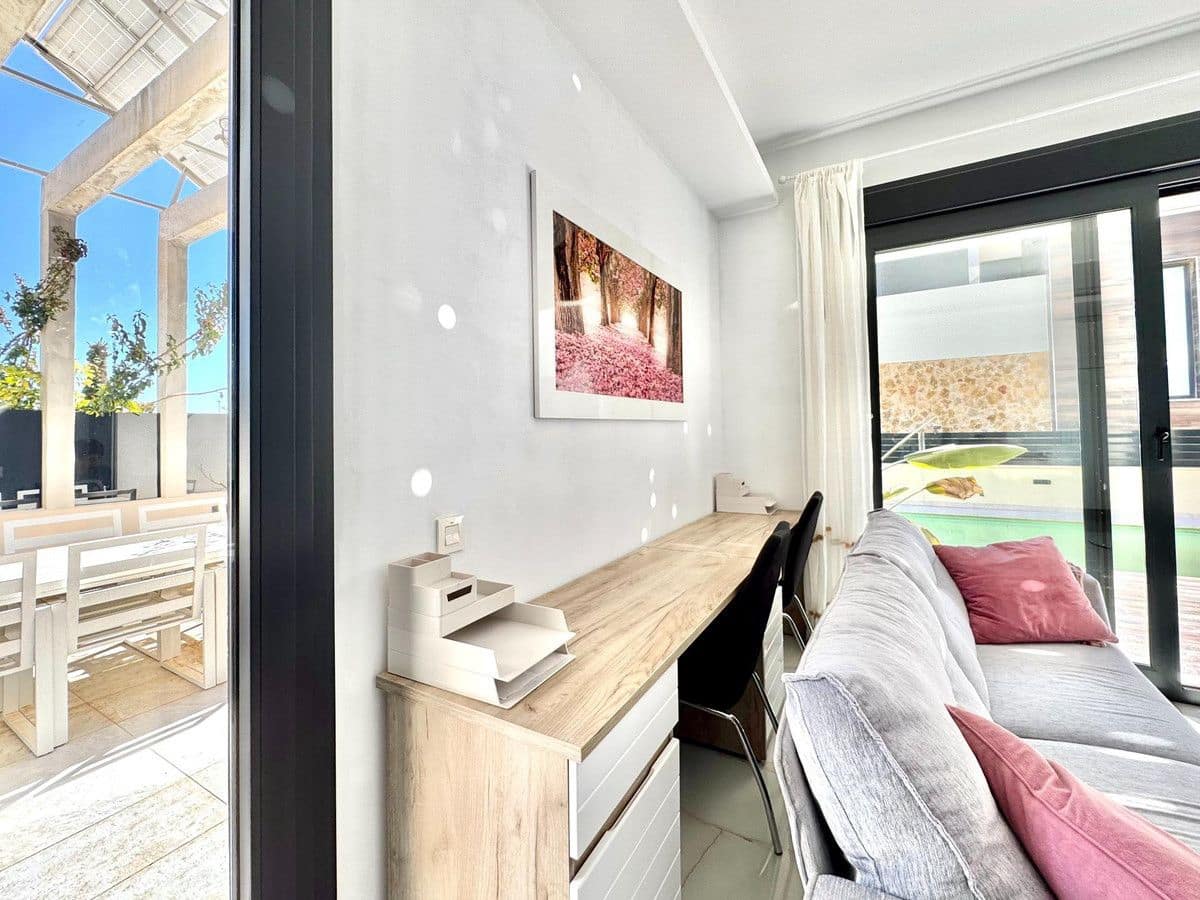 4 bedroom Villa for sale in Orihuela Costa with pool - € 735,000 (Ref: 10022680)