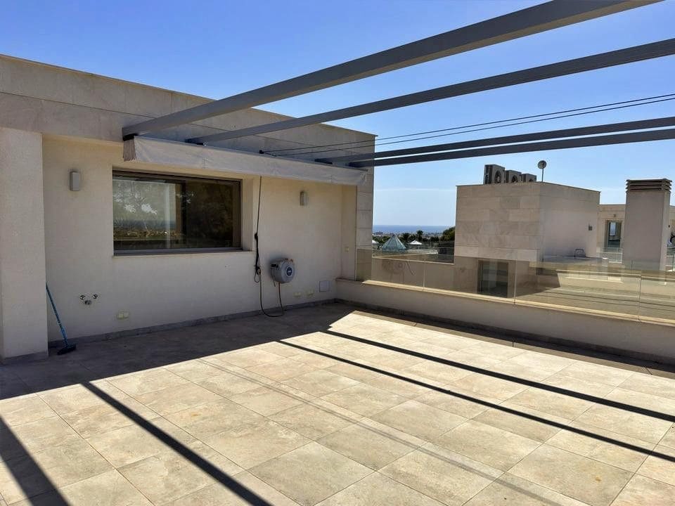 Chalet de 5 habitaciones en Villamartin en venta - 850.000 € (Ref: 10022682)