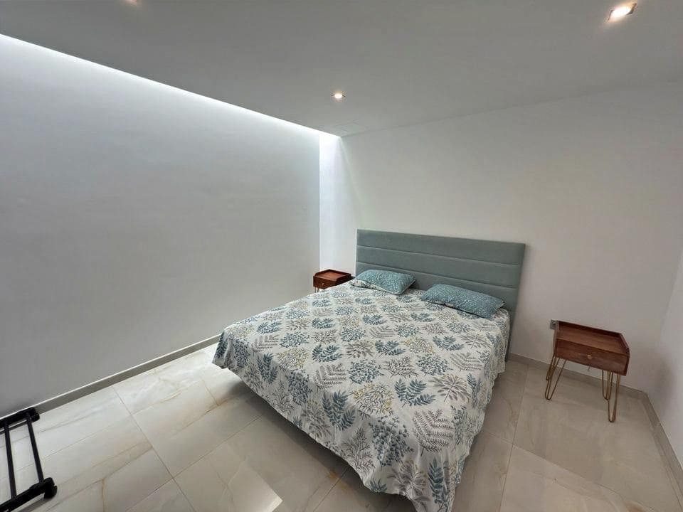 Chalet de 5 habitaciones en Villamartin en venta - 850.000 € (Ref: 10022682)