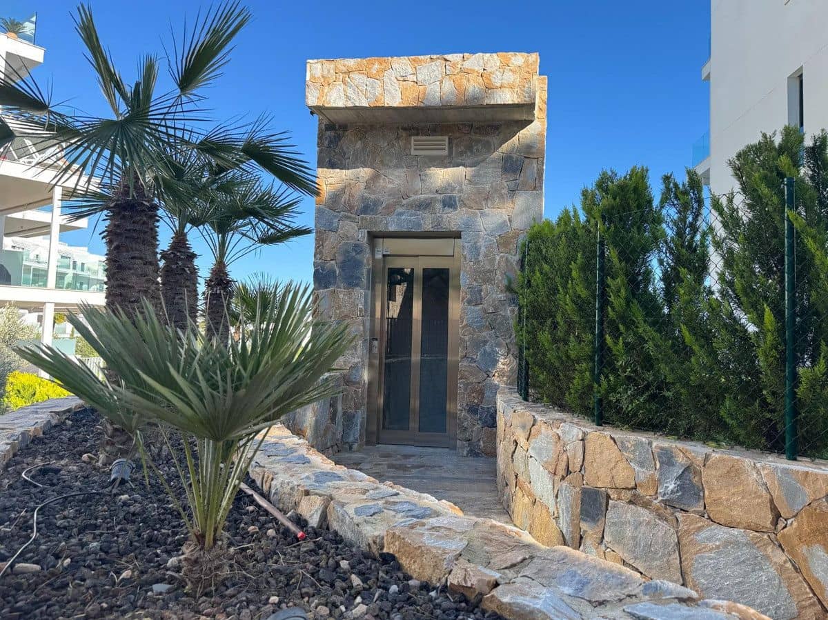 3 chambre Appartement à vendre à Las Colinas Golf avec piscine - 469 000 € (Ref: 10022685)