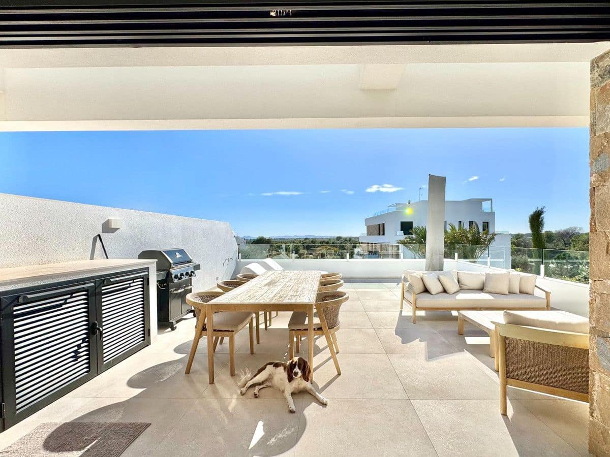 3 chambre Appartement à vendre à Las Colinas Golf avec piscine - 535 000 € (Ref: 10022686)