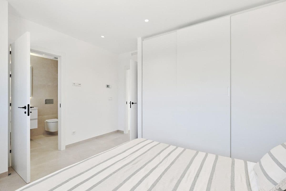 Chalet de 3 habitaciones en Orihuela Costa en venta con piscina - 760.000 € (Ref: 10022687)