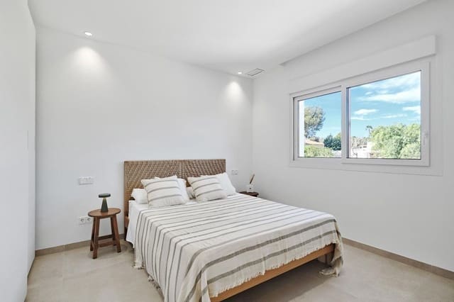 Chalet de 3 habitaciones en Orihuela Costa, Orihuela en venta con piscina - 760.000 € (Ref: 10022687)