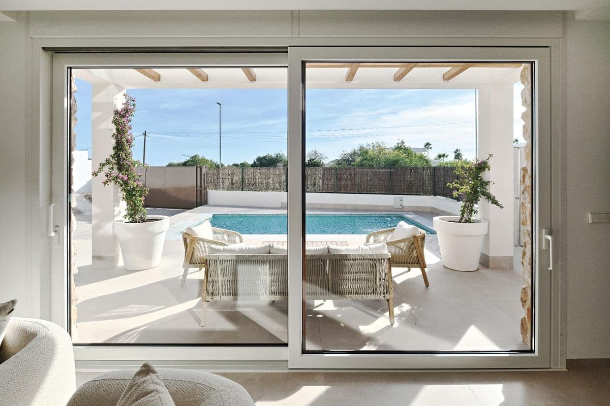 Chalet de 3 habitaciones en Orihuela Costa en venta con piscina - 760.000 € (Ref: 10022687)