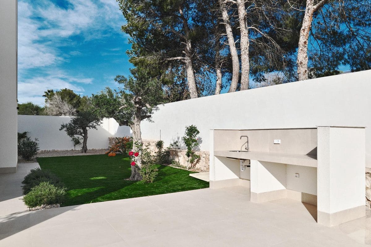 Chalet de 3 habitaciones en Orihuela Costa en venta con piscina - 760.000 € (Ref: 10022687)