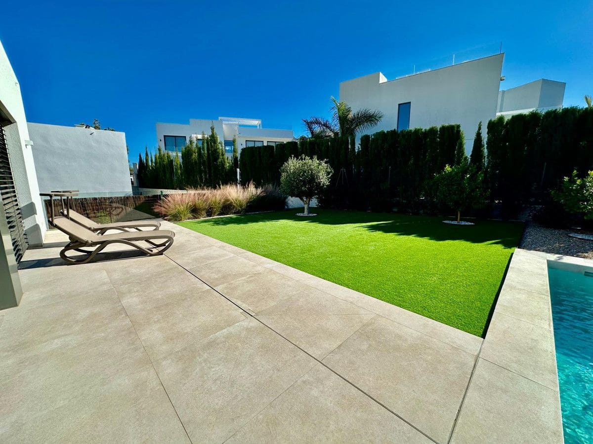 3 sypialnia Willa na sprzedaż w Las Colinas Golf - 1 030 000 € (Ref: 10022690)