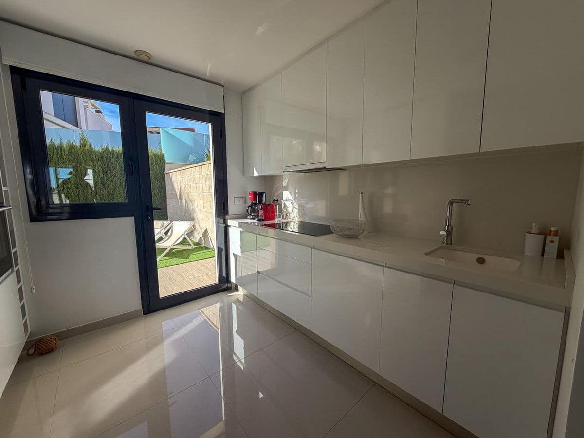 4 Zimmer Villa zu verkaufen in San Miguel de Salinas mit Pool - 580.000 € (Ref: 10022692)