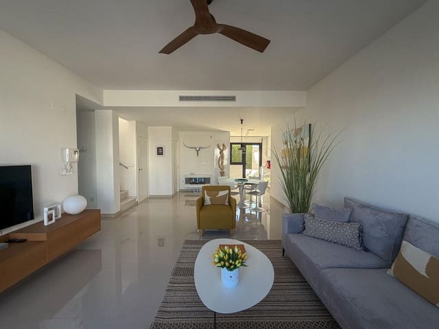 4 Zimmer Villa zu verkaufen in San Miguel de Salinas mit Pool - 580.000 € (Ref: 10022692)