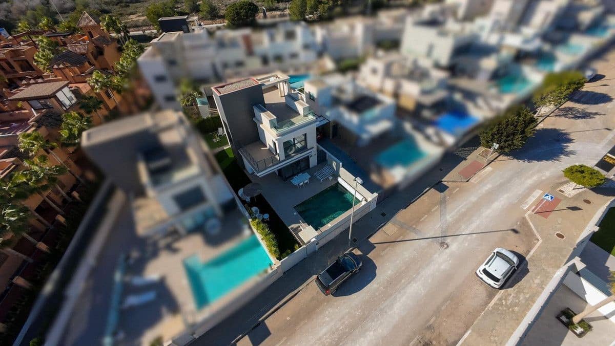 4 Zimmer Villa zu verkaufen in San Miguel de Salinas mit Pool - 580.000 € (Ref: 10022692)