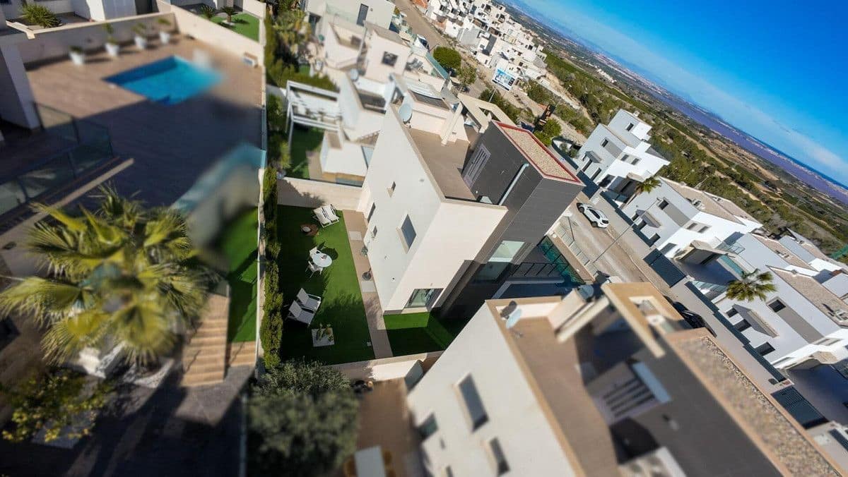 4 Zimmer Villa zu verkaufen in San Miguel de Salinas mit Pool - 580.000 € (Ref: 10022692)