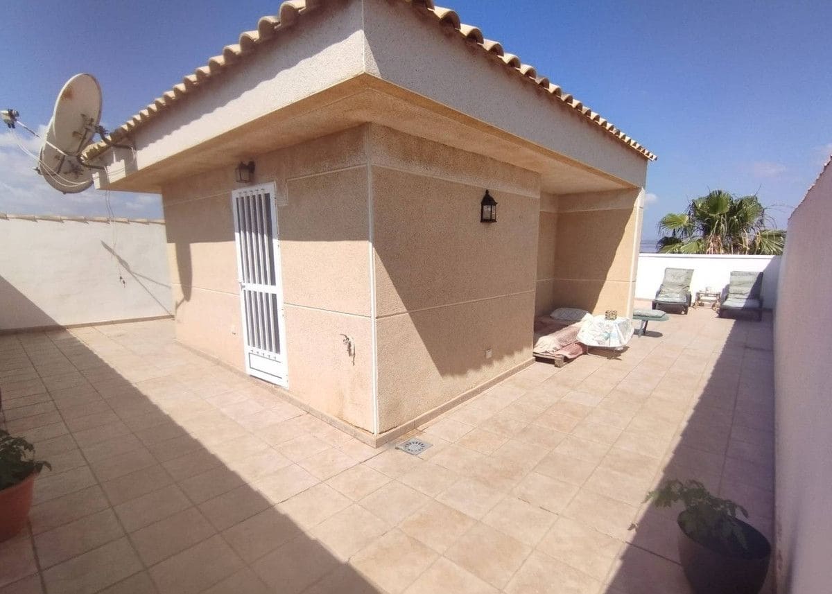 6 soverom Villa til salgs i Torrevieja med svømmebasseng - € 539 000 (Ref: 10022697)