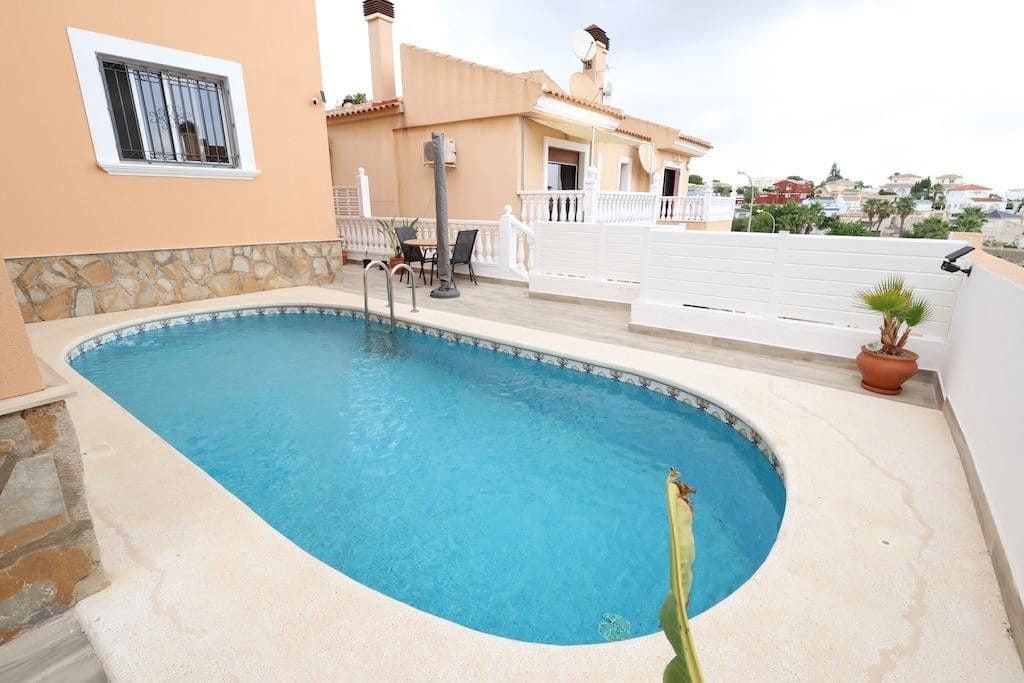 5 bedroom Villa for sale in Orihuela Costa with pool - € 385,000 (Ref: 10022707)
