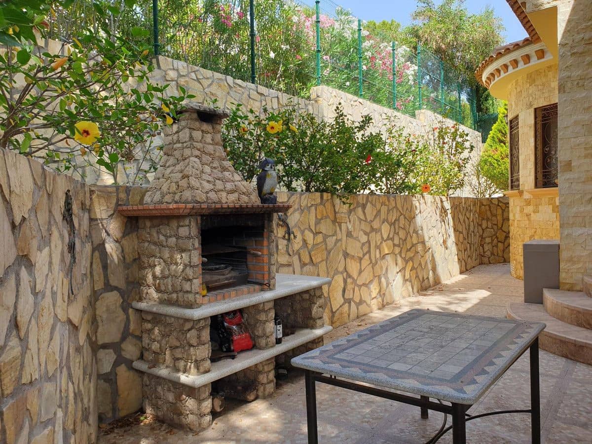 4 bedroom Villa for sale in Campoamor - € 1,600,000 (Ref: 10022712)