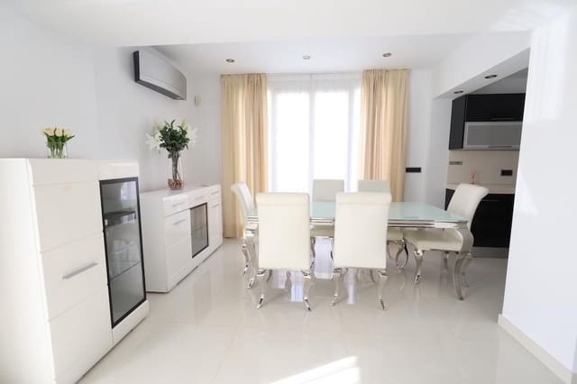 4 camera da letto Villa in vendita in Cabo Roig, Orihuela - 990.000 € (Rif: 10022723)