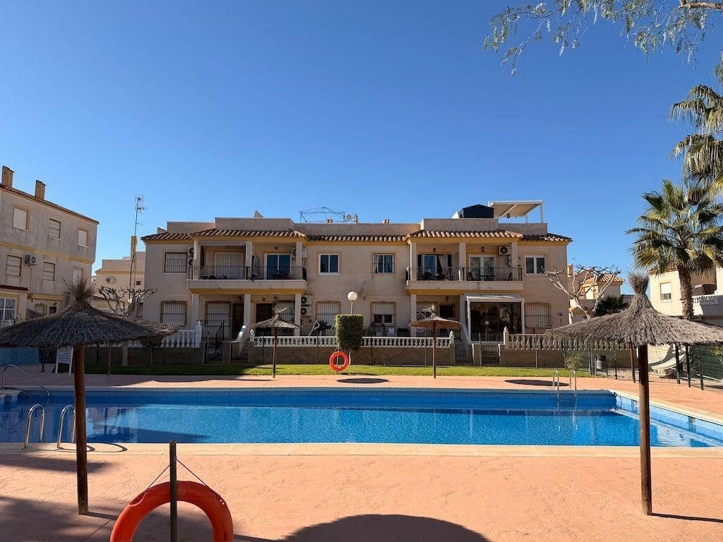 2 soverom Villa til salgs i Orihuela Costa med svømmebasseng - € 156 000 (Ref: 10022728)