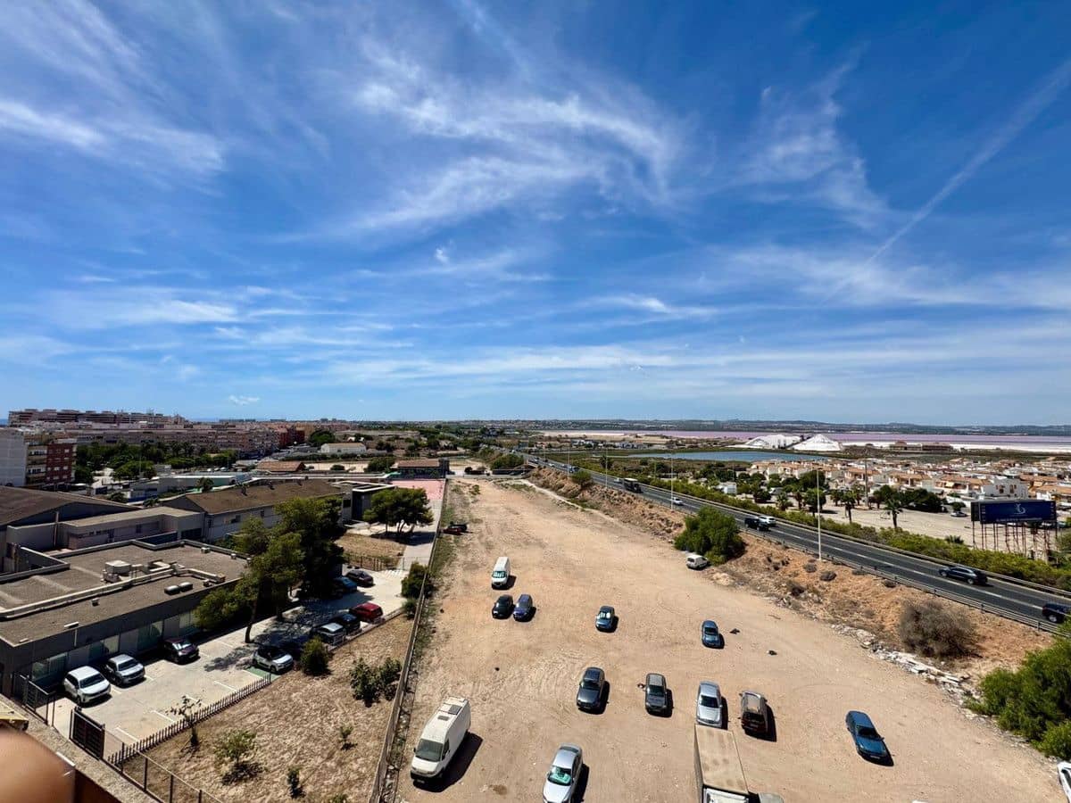 2 Zimmer Apartment zu verkaufen in Torrevieja mit Pool - 140.000 € (Ref: 10022730)