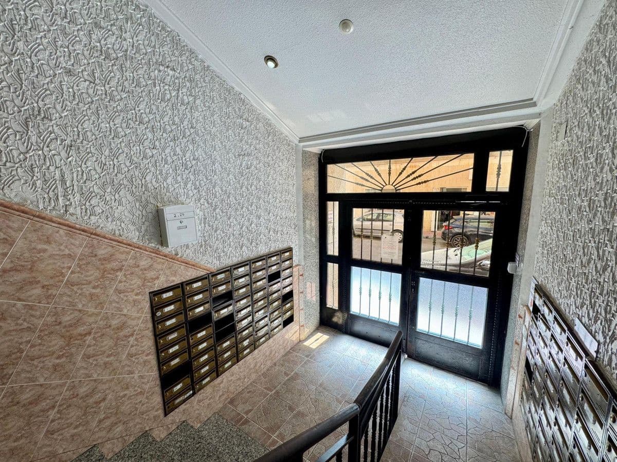 2 Zimmer Apartment zu verkaufen in Torrevieja mit Pool - 140.000 € (Ref: 10022730)