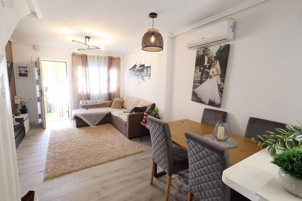 2 bedroom Apartment for sale in Pilar de la Horadada with pool - € 229,900 (Ref: 10022739)