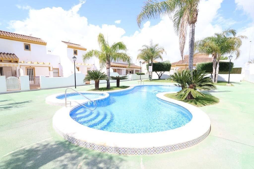 2 bedroom Apartment for sale in Pilar de la Horadada with pool - € 229,900 (Ref: 10022739)