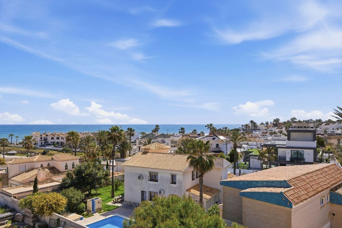 6 quarto Moradia para venda em La Zenia com piscina - 2 950 000 € (Ref: 10027483)