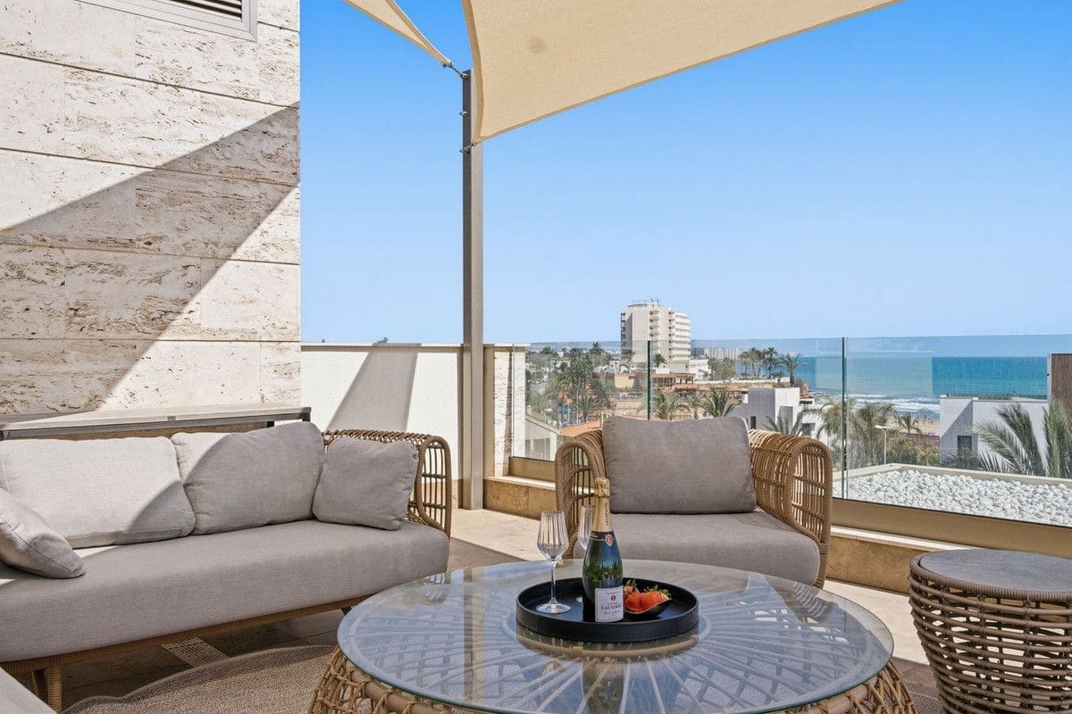 6 quarto Moradia para venda em La Zenia com piscina - 2 950 000 € (Ref: 10027483)