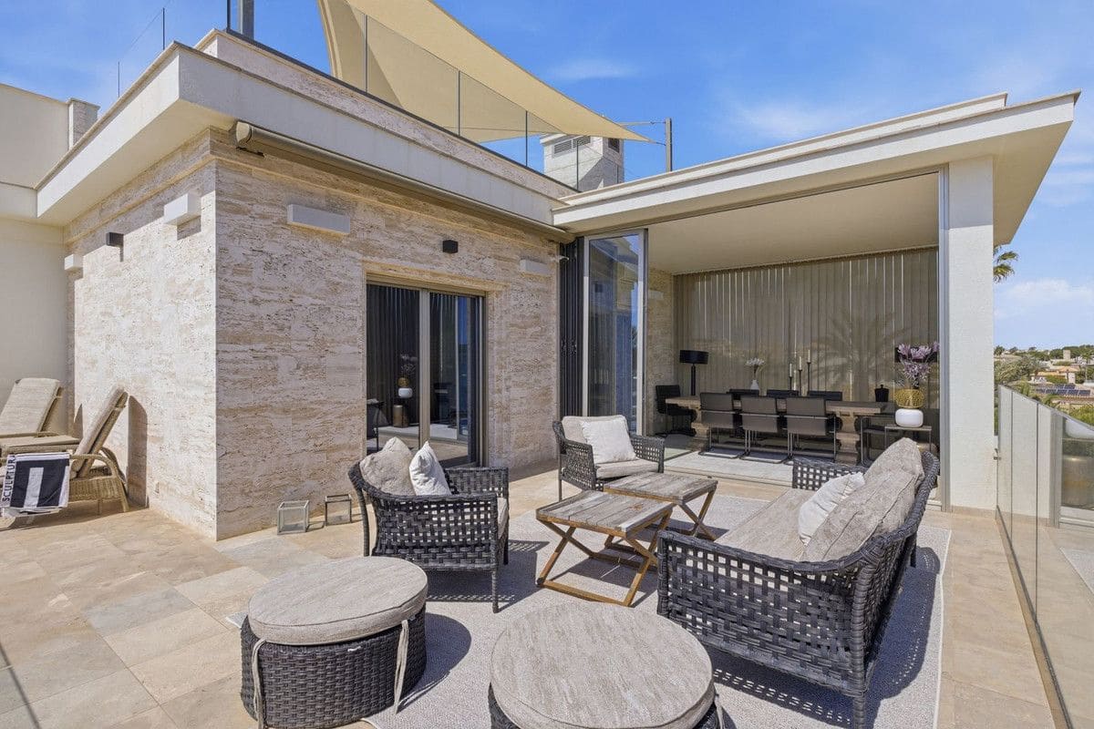 6 quarto Moradia para venda em La Zenia com piscina - 2 950 000 € (Ref: 10027483)