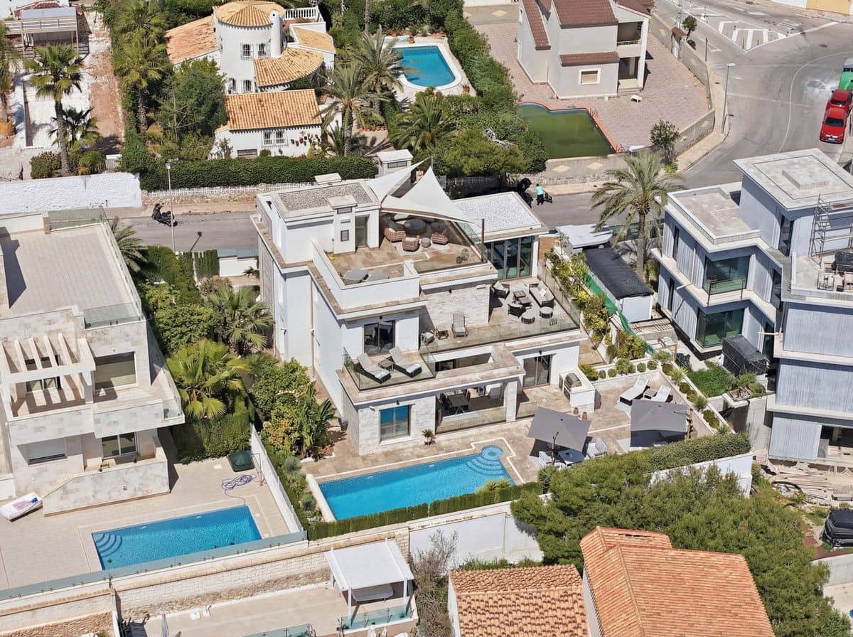 6 quarto Moradia para venda em La Zenia com piscina - 2 950 000 € (Ref: 10027483)