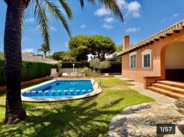 4 bedroom Villa for sale in Cabo Roig, Orihuela with pool - € 899,900 (Ref: 10027485)