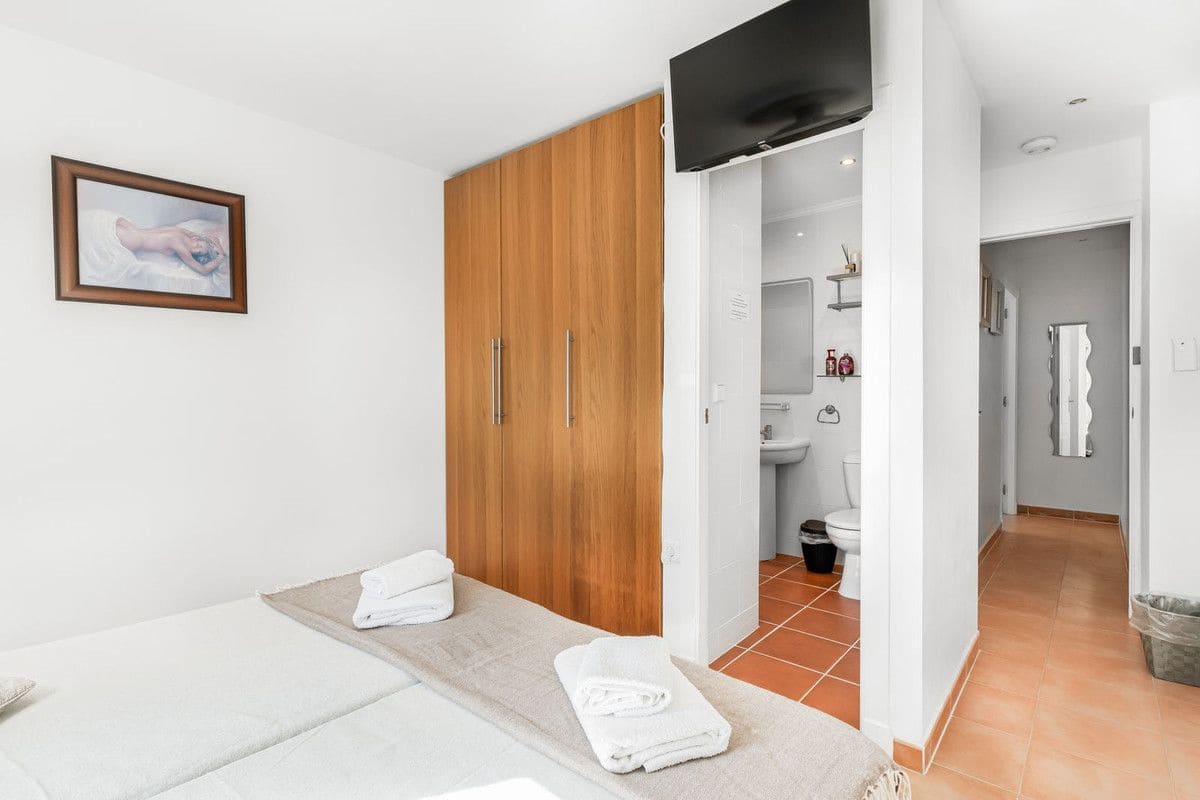 8 bedroom Villa for sale in San Miguel de Salinas with pool - € 895,000 (Ref: 10027486)