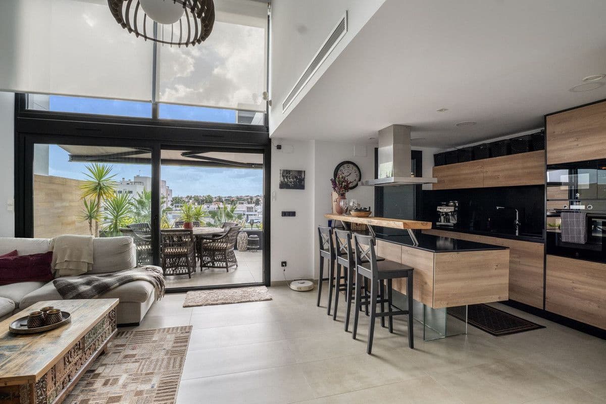 3 soveværelse Lejlighed til salg i Orihuela Costa med swimmingpool - € 539.000 (Ref: 10027487)
