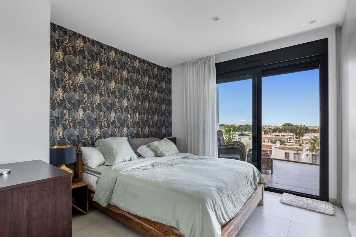 3 soveværelse Lejlighed til salg i Orihuela Costa med swimmingpool - € 539.000 (Ref: 10027487)