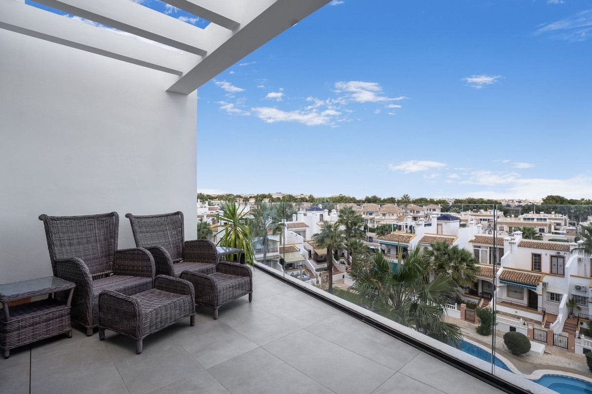 3 soveværelse Lejlighed til salg i Orihuela Costa med swimmingpool - € 539.000 (Ref: 10027487)