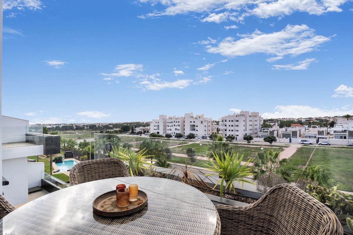 3 soveværelse Lejlighed til salg i Orihuela Costa med swimmingpool - € 539.000 (Ref: 10027487)