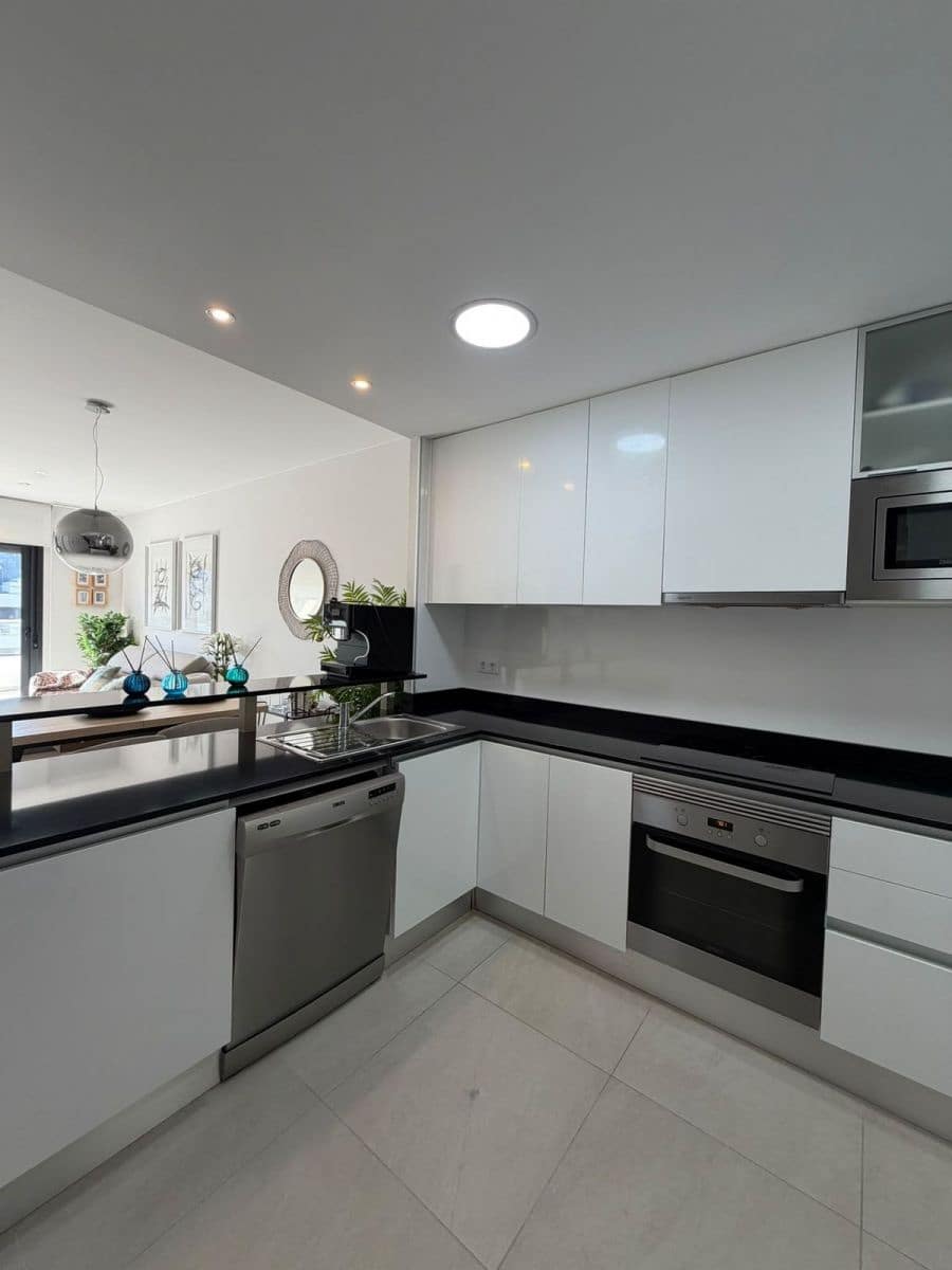 2 slaapkamer Appartement te koop in La Zenia met zwembad - € 499.000 (Ref: 10027488)