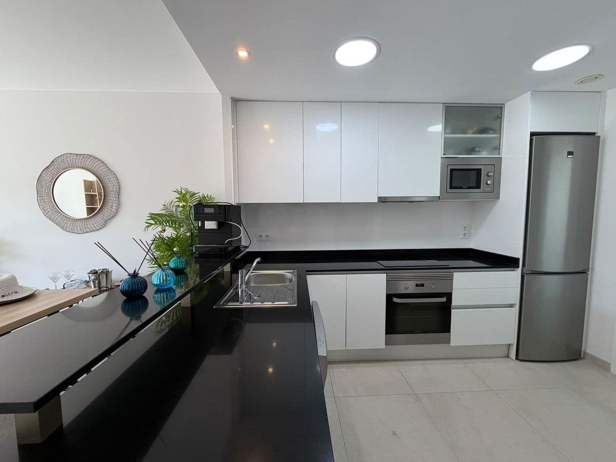 2 slaapkamer Appartement te koop in La Zenia met zwembad - € 499.000 (Ref: 10027488)