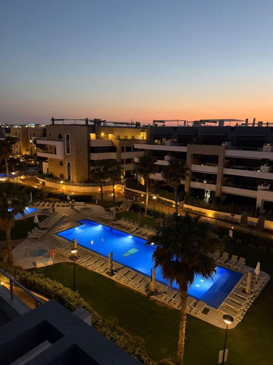 2 slaapkamer Appartement te koop in La Zenia met zwembad - € 499.000 (Ref: 10027488)