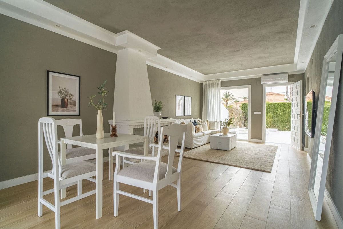 3 sypialnia Willa na sprzedaż w El Chaparral z basenem - 439 000 € (Ref: 10027491)