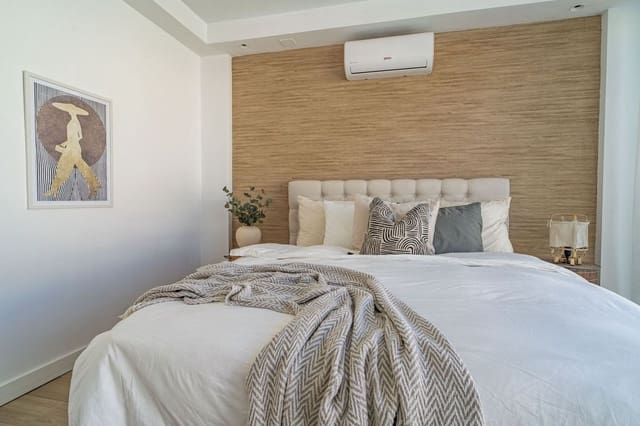 3 sypialnia Willa na sprzedaż w El Chaparral, Torrevieja z basenem - 439 000 € (Ref: 10027491)