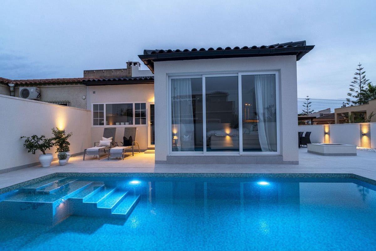 3 sypialnia Willa na sprzedaż w El Chaparral z basenem - 439 000 € (Ref: 10027491)