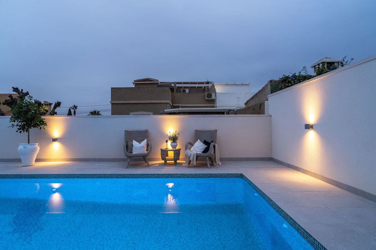 3 sypialnia Willa na sprzedaż w El Chaparral z basenem - 439 000 € (Ref: 10027491)