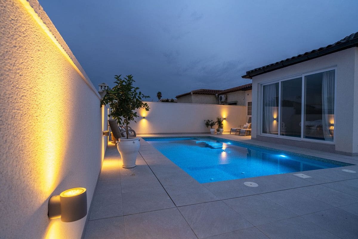 3 sypialnia Willa na sprzedaż w El Chaparral z basenem - 439 000 € (Ref: 10027491)