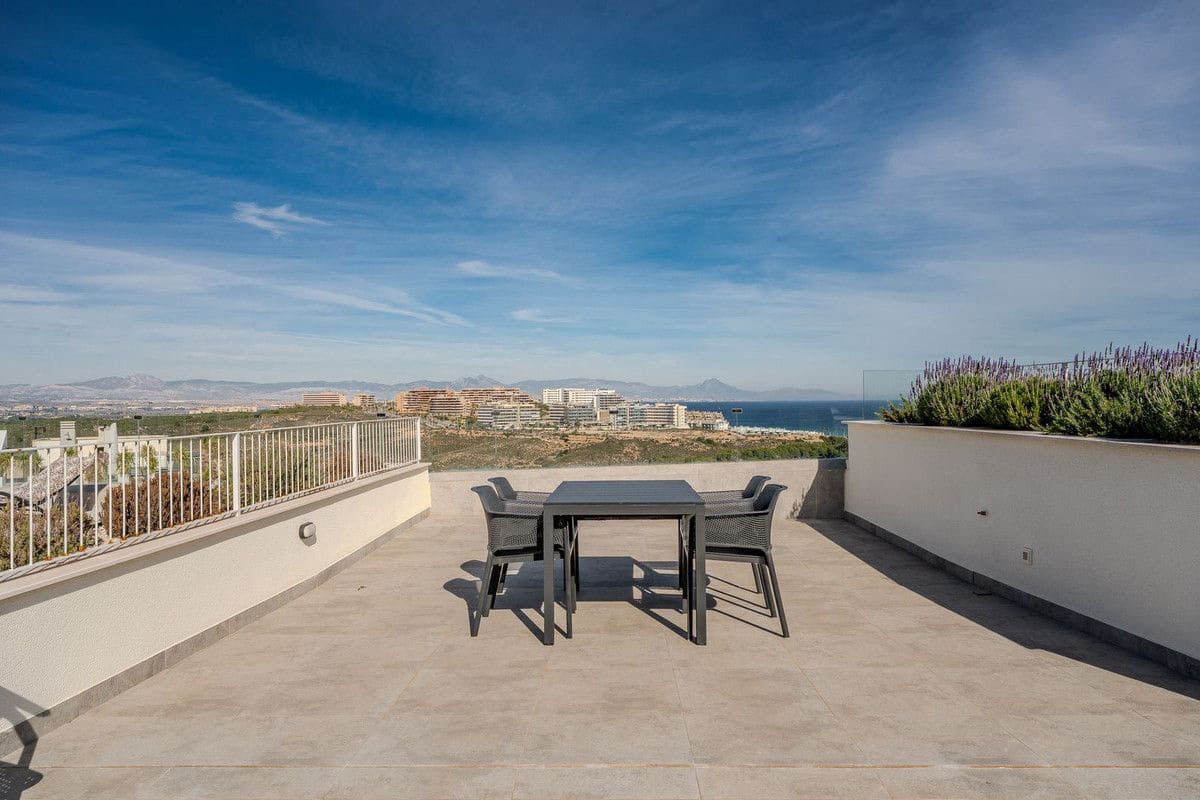 3 sovrum Lägenhet till salu i Gran Alacant med pool - 435 000 € (Ref: 10027492)