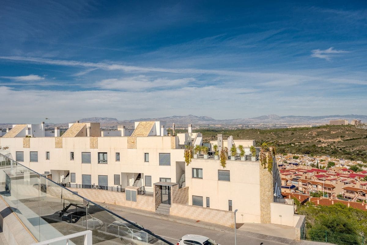 3 sovrum Lägenhet till salu i Gran Alacant med pool - 435 000 € (Ref: 10027492)