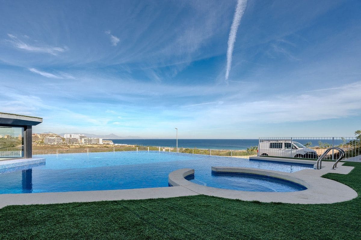 3 sovrum Lägenhet till salu i Gran Alacant med pool - 435 000 € (Ref: 10027492)