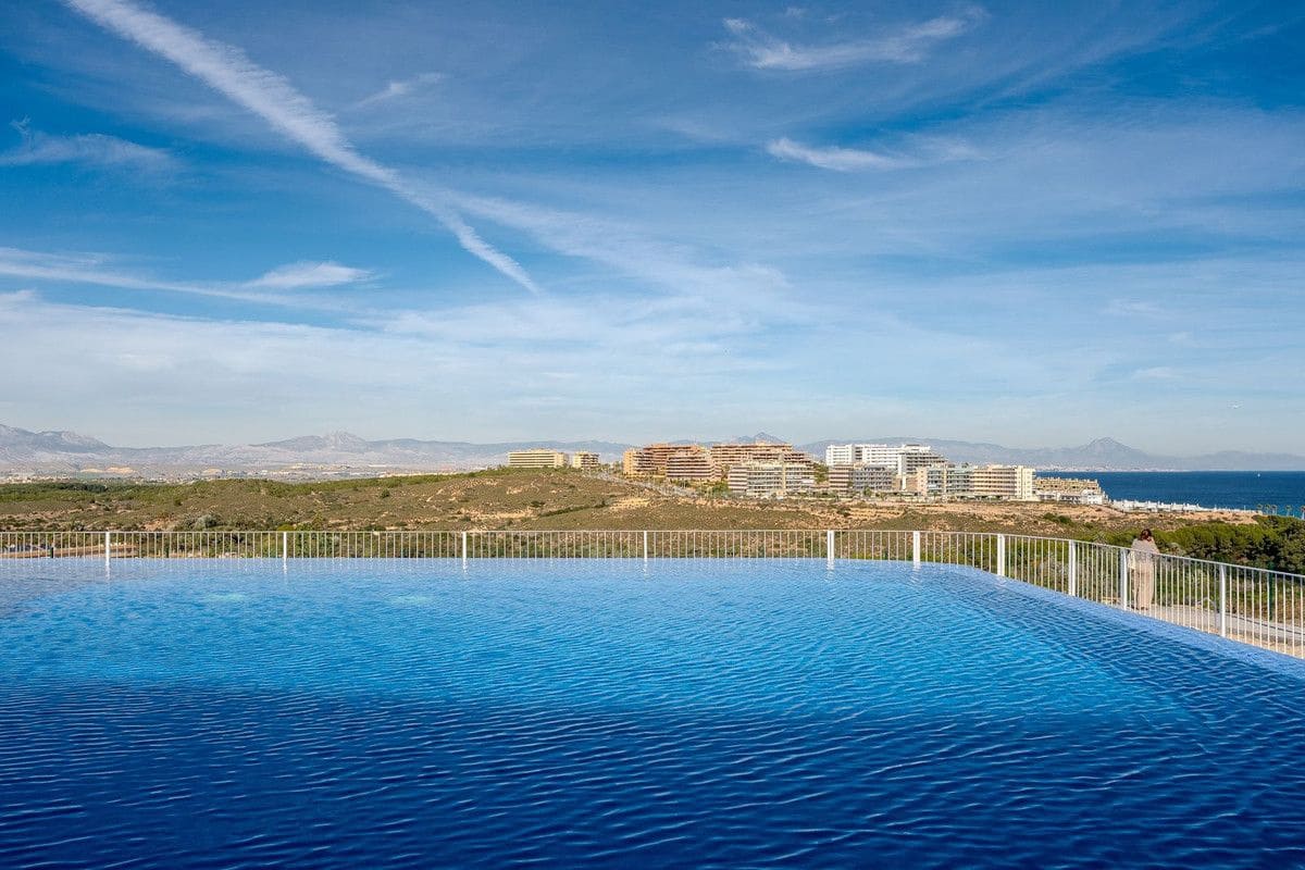 3 sovrum Lägenhet till salu i Gran Alacant med pool - 435 000 € (Ref: 10027492)